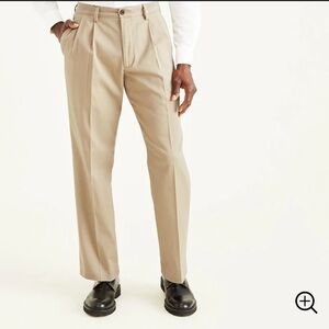 Men’s DOCKERS Easy Khakis, Pleated, Classic Fit W30 L30